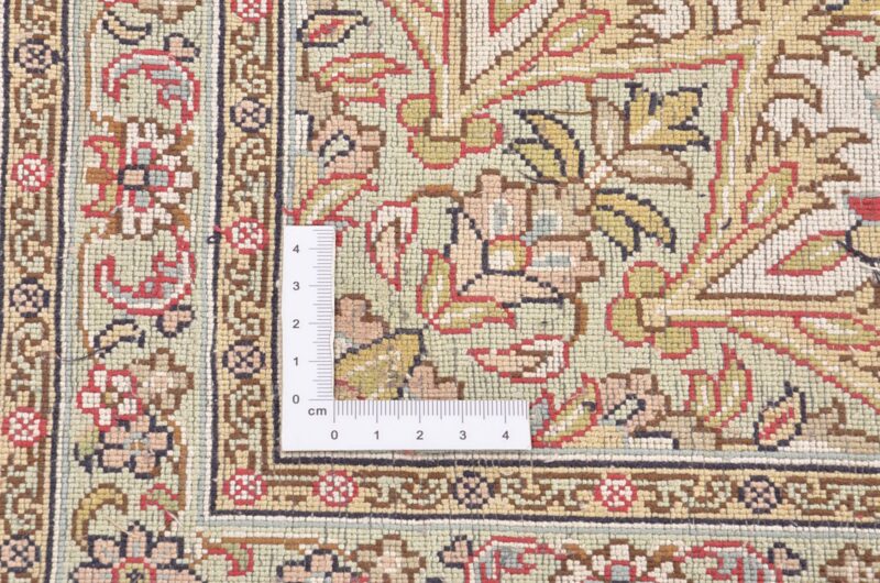 Kashmir Oriental Rug 170 × 243 cm, Silk, hand-knotted, pastel — view 4 Kashmir Oriental Rug 170 × 243 cm, Silk, hand-knotted, pastel — view 4