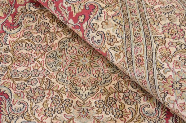 Kashmir Oriental Rug 170 × 243 cm, Silk, hand-knotted, pastel — view 5 Kashmir Oriental Rug 170 × 243 cm, Silk, hand-knotted, pastel — view 5