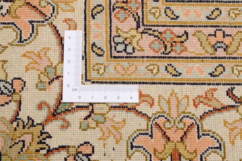 Kashmir Oriental Rug 170 × 247 cm, Silk, White/Beige, hand-knotted — view 3