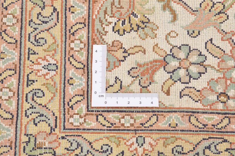 Kashmir Oriental Rug 170 × 247 cm, Silk, hand-knotted — view 4