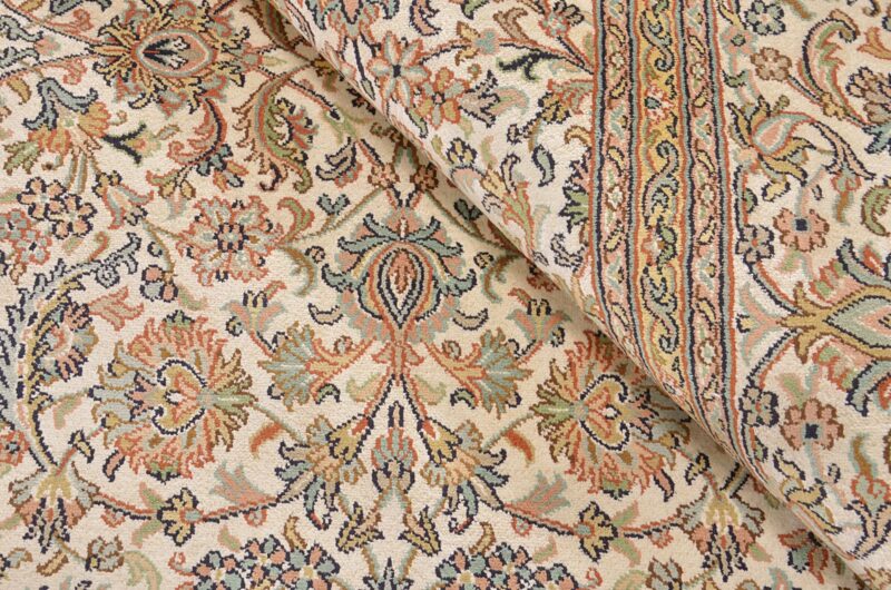 Kashmir Oriental Rug 170 × 247 cm, Silk, hand-knotted — view 5