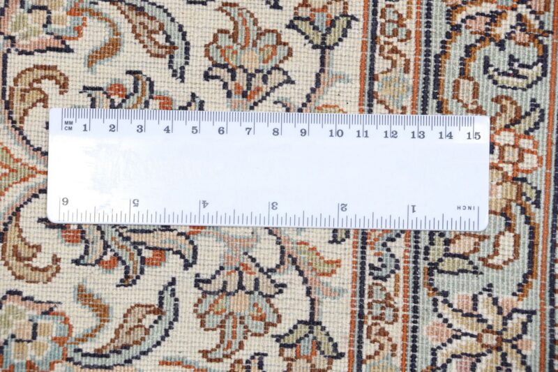Kashmir Oriental Rug 171 × 243 cm, Silk, hand-knotted, pastel — view 11 Kashmir Oriental Rug 171 × 243 cm, Silk, hand-knotted, pastel — view 11