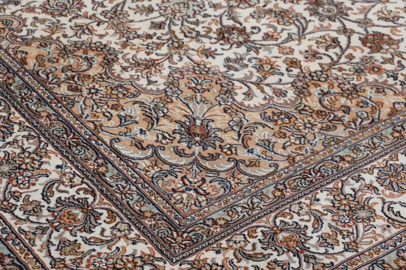 Kashmir Oriental Rug 171 × 243 cm, Silk, hand-knotted, pastel — view 5 Kashmir Oriental Rug 171 × 243 cm, Silk, hand-knotted, pastel — view 5