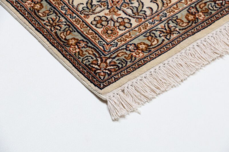 Kashmir Oriental Rug 171 × 243 cm, Silk, hand-knotted, pastel — view 6 Kashmir Oriental Rug 171 × 243 cm, Silk, hand-knotted, pastel — view 6