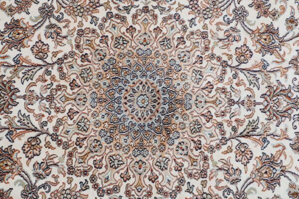 Kashmir Oriental Rug 171 × 243 cm, Silk, hand-knotted, pastel — view 9 Kashmir Oriental Rug 171 × 243 cm, Silk, hand-knotted, pastel — view 9