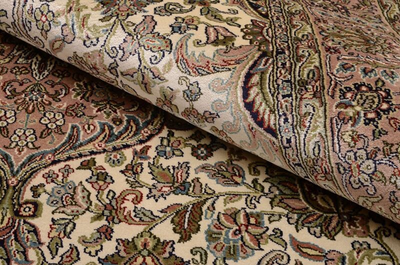 Kashmir Oriental Rug 172 × 248 cm, Silk, White/Beige, hand-knotted — view 4