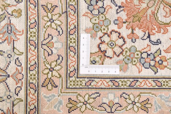 Kashmir Oriental Rug 174 × 260 cm, Silk, hand-knotted, pastel — view 3
