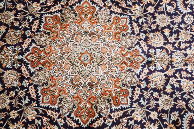 Kashmir Oriental Rug 175 × 245 cm, Silk, hand-knotted — view 9