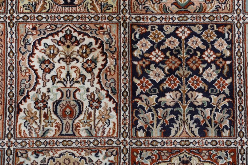 Kashmir Oriental Rug 175 × 246 cm, Silk, hand-knotted — view 9