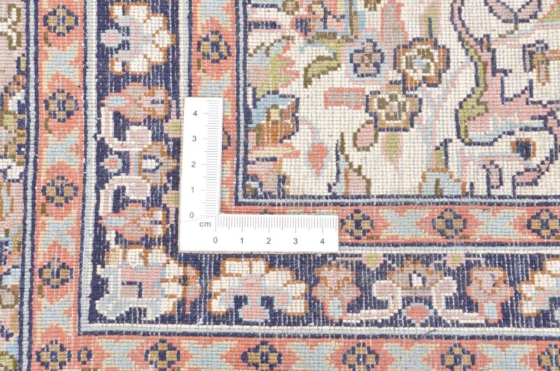 Kashmir Oriental Rug 180 × 266 cm, Silk, hand-knotted — view 3 Kashmir Oriental Rug 180 × 266 cm, Silk, hand-knotted — view 3