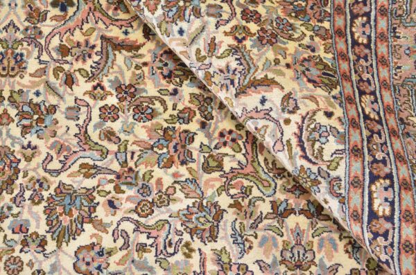 Kashmir Oriental Rug 180 × 266 cm, Silk, hand-knotted — view 4 Kashmir Oriental Rug 180 × 266 cm, Silk, hand-knotted — view 4