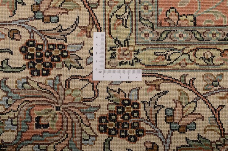 Kashmir Oriental Rug 182 × 289 cm, Silk, hand-knotted — view 3