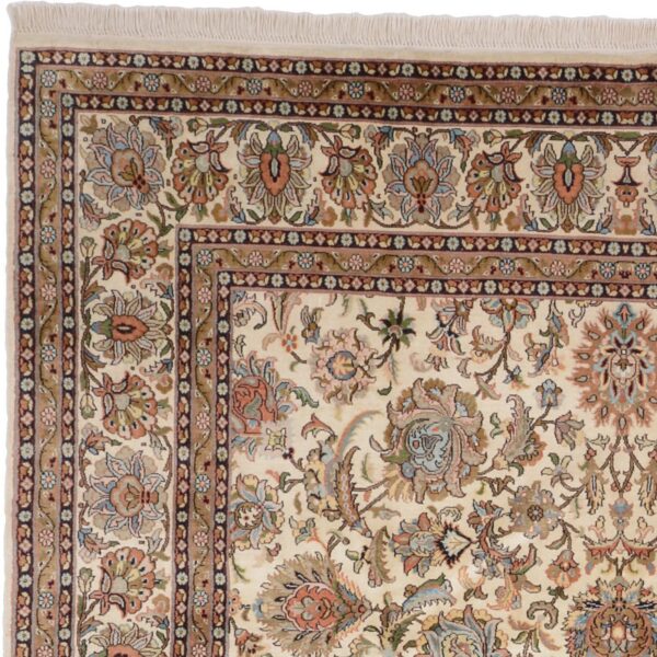 Kashmir Oriental Rug 182 × 290 cm, Silk, hand-knotted, fine — view 6 Kashmir Oriental Rug 182 × 290 cm, Silk, hand-knotted, fine — view 6