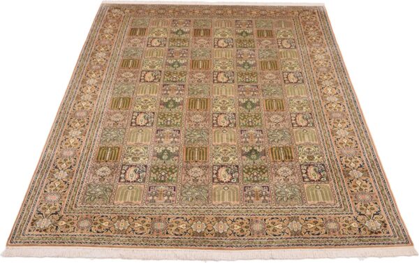 Kashmir Oriental Rug 183 × 274 cm, Silk, hand-knotted — view 2