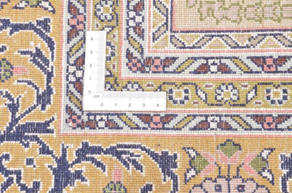 Kashmir Oriental Rug 183 × 274 cm, Silk, hand-knotted — view 3