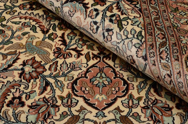Kashmir Oriental Rug 184 × 269 cm, Silk, hand-knotted — view 4