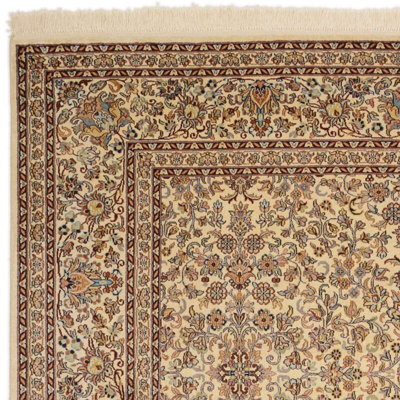 Kashmir Oriental Rug 184 × 280 cm, Silk, White/Beige, hand-knotted — view 6 Kashmir Oriental Rug 184 × 280 cm, Silk, White/Beige, hand-knotted — view 6