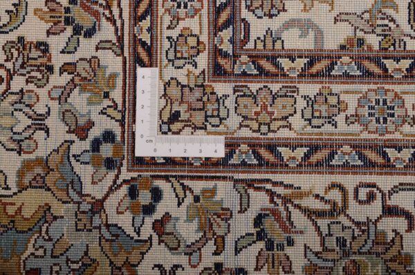 Kashmir Oriental Rug 184 × 280 cm, Silk, White/Beige, hand-knotted — view 3 Kashmir Oriental Rug 184 × 280 cm, Silk, White/Beige, hand-knotted — view 3