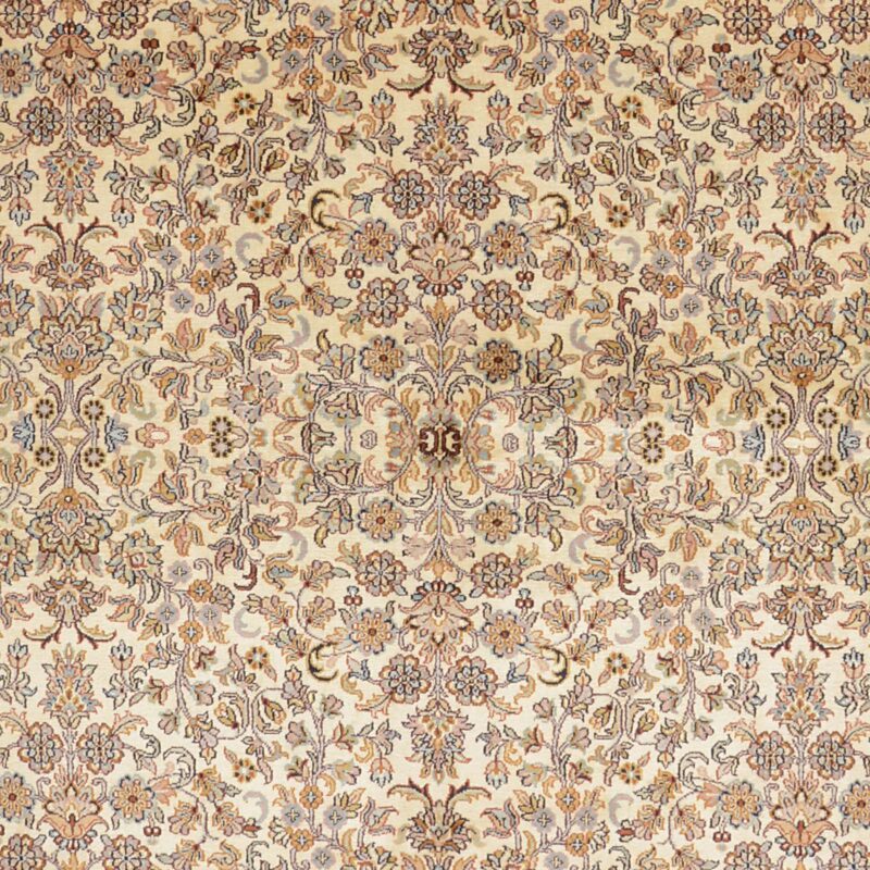 Kashmir Oriental Rug 184 × 280 cm, Silk, White/Beige, hand-knotted — view 5 Kashmir Oriental Rug 184 × 280 cm, Silk, White/Beige, hand-knotted — view 5