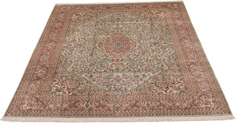 Kashmir Oriental Rug 185 × 266 cm, Silk, hand-knotted — view 2 Kashmir Oriental Rug 185 × 266 cm, Silk, hand-knotted — view 2