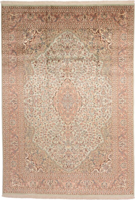 Kashmir Oriental Rug 185 × 266 cm, Silk, hand-knotted Kashmir Oriental Rug 185 × 266 cm, Silk, hand-knotted