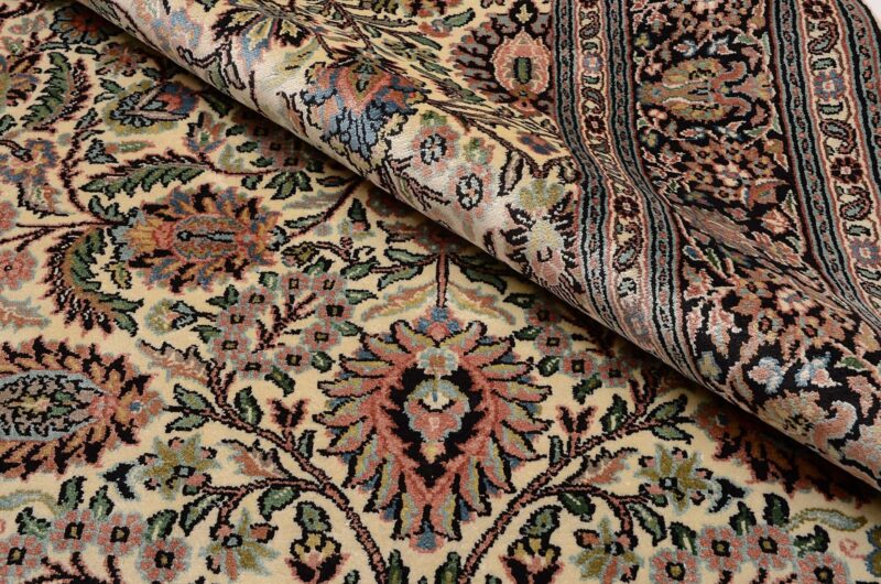 Kashmir Oriental Rug 185 × 271 cm, Silk, hand-knotted — view 4