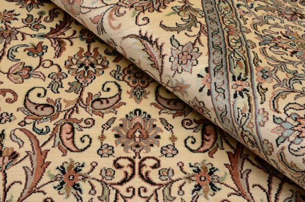Kashmir Oriental Rug 185 × 277 cm, Silk, hand-knotted — view 4