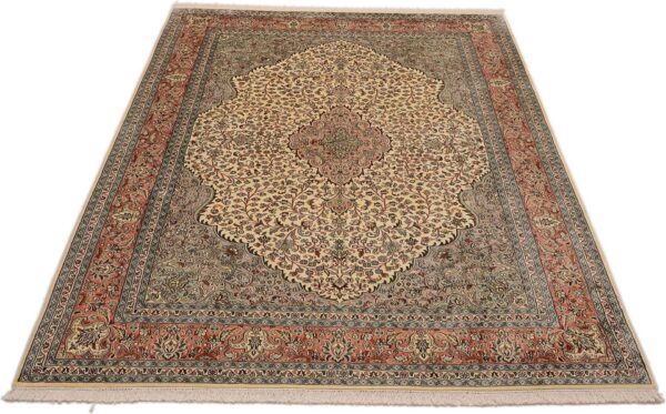 Kashmir Oriental Rug 185 × 277 cm, Silk, hand-knotted, pastel — view 2 Kashmir Oriental Rug 185 × 277 cm, Silk, hand-knotted, pastel — view 2