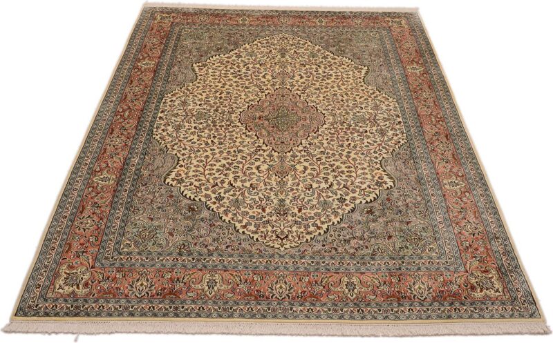 Kashmir Oriental Rug 185 × 277 cm, Silk, hand-knotted, pastel — view 2 Kashmir Oriental Rug 185 × 277 cm, Silk, hand-knotted, pastel — view 2