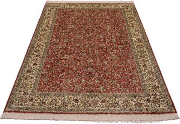 Kashmir Oriental Rug 185 × 279 cm, Silk, hand-knotted — view 2 Kashmir Oriental Rug 185 × 279 cm, Silk, hand-knotted — view 2