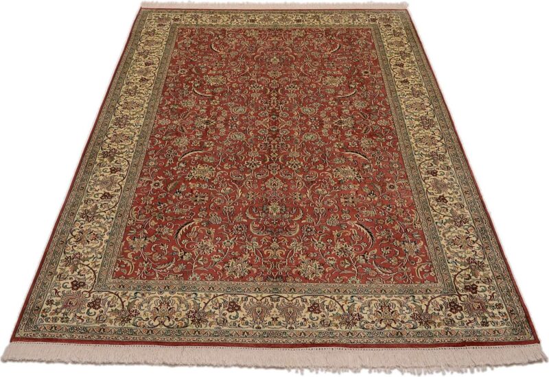 Kashmir Oriental Rug 185 × 279 cm, Silk, hand-knotted — view 2 Kashmir Oriental Rug 185 × 279 cm, Silk, hand-knotted — view 2