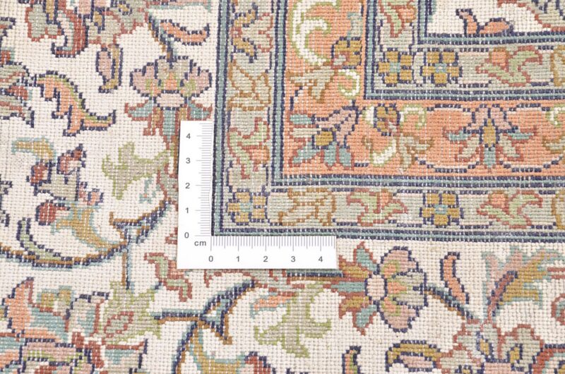 Kashmir Oriental Rug 185 × 289 cm, Silk, hand-knotted — view 4 Kashmir Oriental Rug 185 × 289 cm, Silk, hand-knotted — view 4