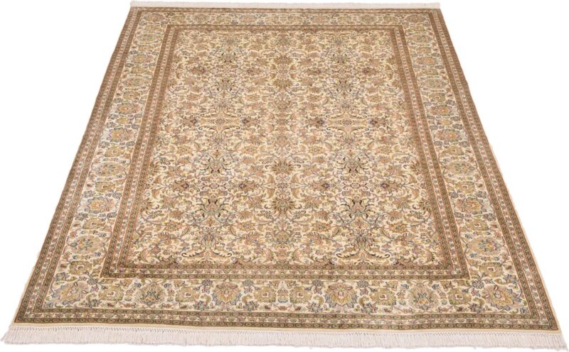 Kashmir Oriental Rug 186 × 273 cm, Silk, hand-knotted — view 2