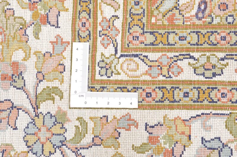 Kashmir Oriental Rug 186 × 273 cm, Silk, hand-knotted — view 3