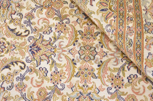 Kashmir Oriental Rug 186 × 273 cm, Silk, hand-knotted — view 4