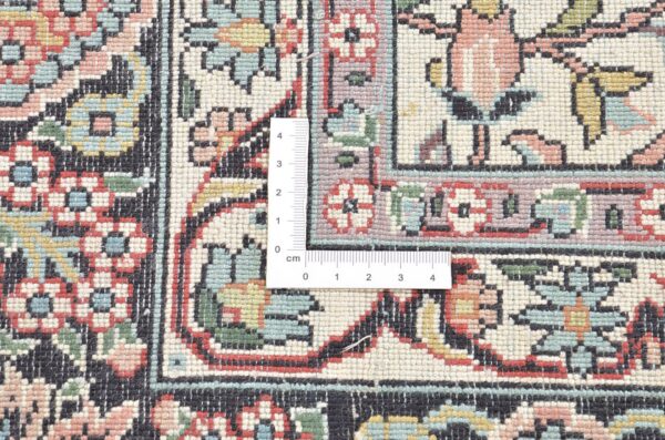 Kashmir Oriental Rug 186 × 280 cm, Silk, hand-knotted, Indian — view 4