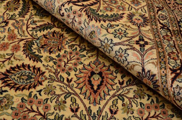 Kashmir Oriental Rug 187 × 270 cm, Silk, hand-knotted — view 4 Kashmir Oriental Rug 187 × 270 cm, Silk, hand-knotted — view 4