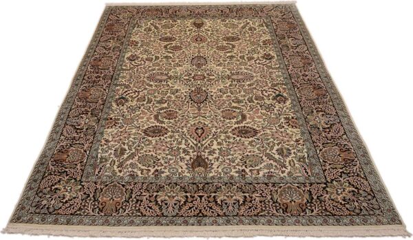 Kashmir Oriental Rug 188 × 272 cm, Silk, hand-knotted — view 2 Kashmir Oriental Rug 188 × 272 cm, Silk, hand-knotted — view 2