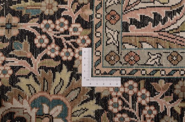 Kashmir Oriental Rug 188 × 272 cm, Silk, hand-knotted — view 3 Kashmir Oriental Rug 188 × 272 cm, Silk, hand-knotted — view 3