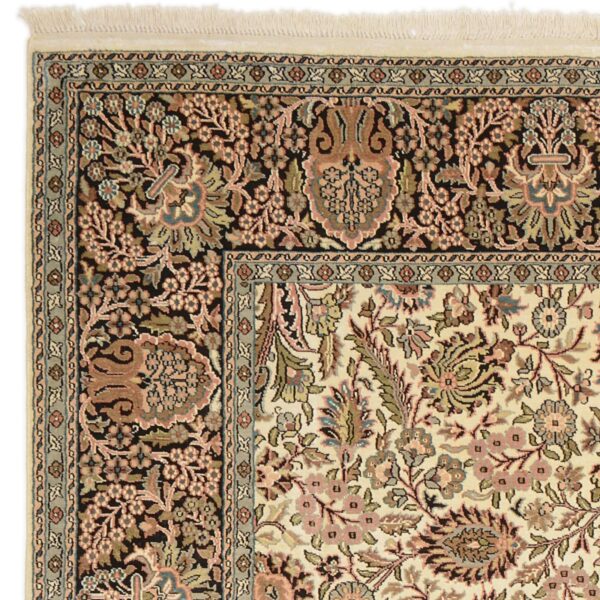 Kashmir Oriental Rug 188 × 272 cm, Silk, hand-knotted — view 5 Kashmir Oriental Rug 188 × 272 cm, Silk, hand-knotted — view 5
