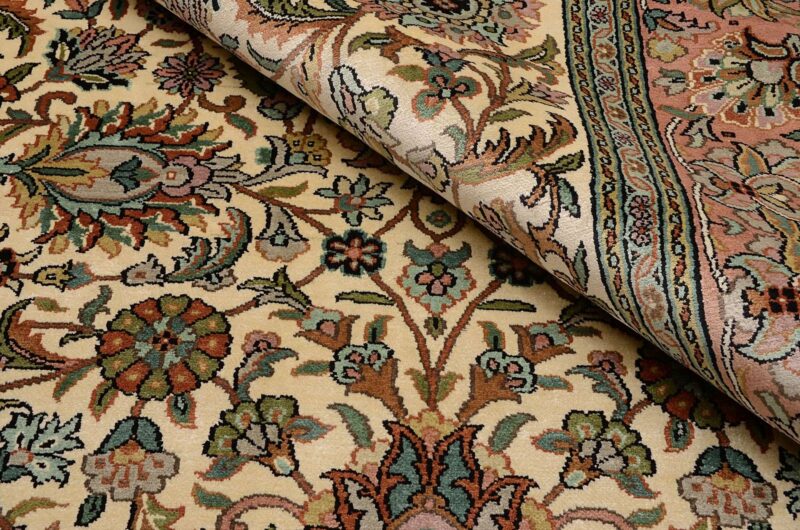 Kashmir Oriental Rug 188 × 275 cm, Silk, hand-knotted, pastel — view 4