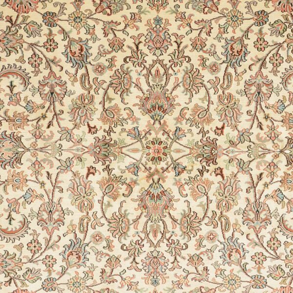 Kashmir Oriental Rug 188 × 276 cm, Silk, hand-knotted — view 5 Kashmir Oriental Rug 188 × 276 cm, Silk, hand-knotted — view 5
