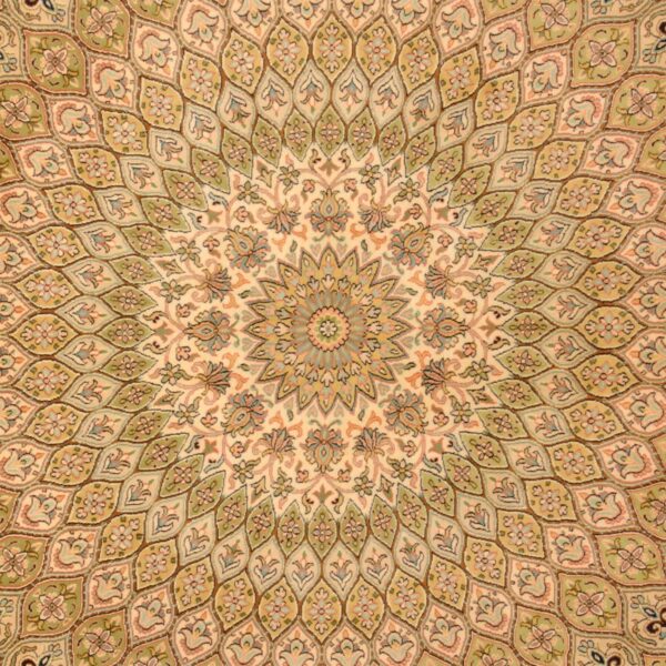Kashmir Oriental Rug 188 × 277 cm, Silk, hand-knotted — view 4 Kashmir Oriental Rug 188 × 277 cm, Silk, hand-knotted — view 4