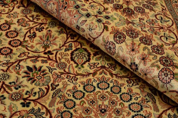 Kashmir Oriental Rug 188 × 284 cm, Silk, hand-knotted — view 4