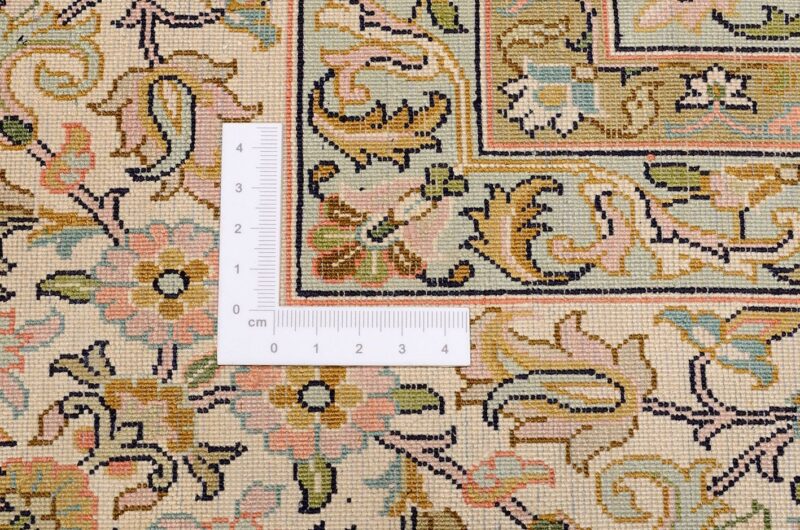 Kashmir Oriental Rug 190 × 274 cm, Silk, hand-knotted — view 3