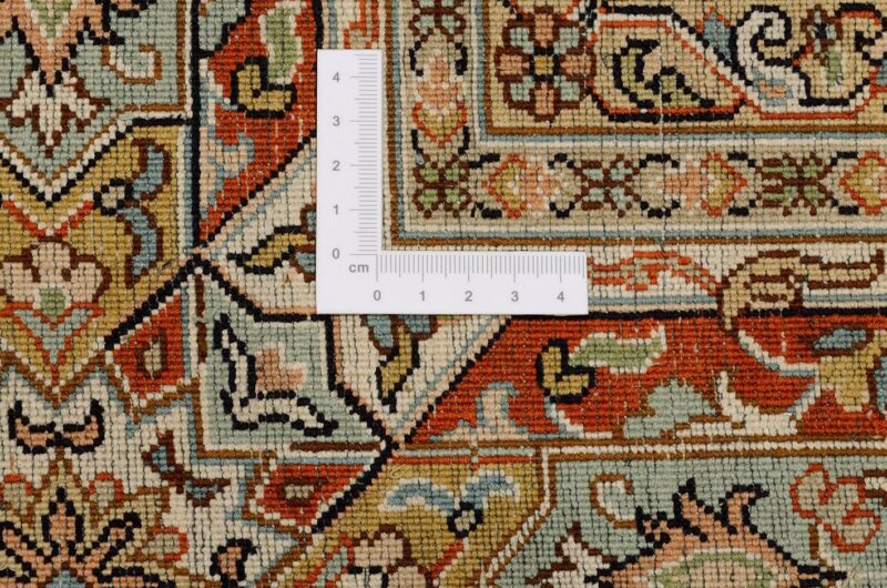 Kashmir Oriental Rug 190 × 275 cm, Silk, hand-knotted — view 3