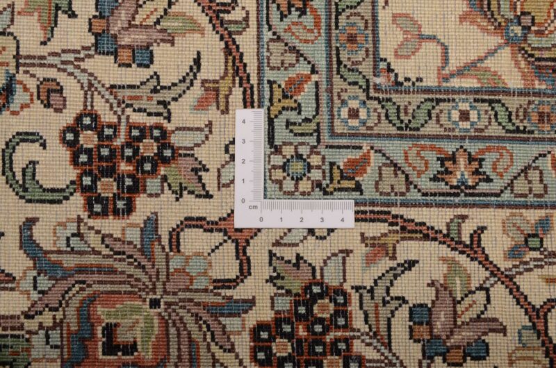 Kashmir Oriental Rug 190 × 279 cm, Silk, hand-knotted — view 3