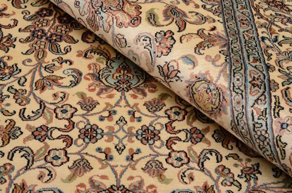Kashmir Oriental Rug 190 × 279 cm, Silk, hand-knotted — view 4