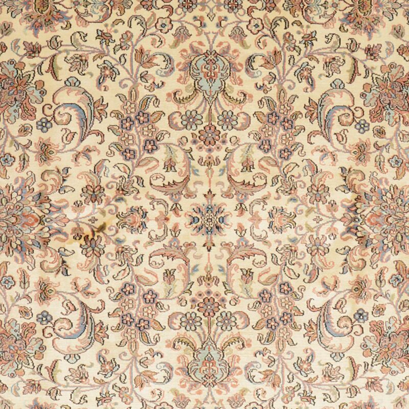Kashmir Oriental Rug 190 × 279 cm, Silk, hand-knotted — view 5