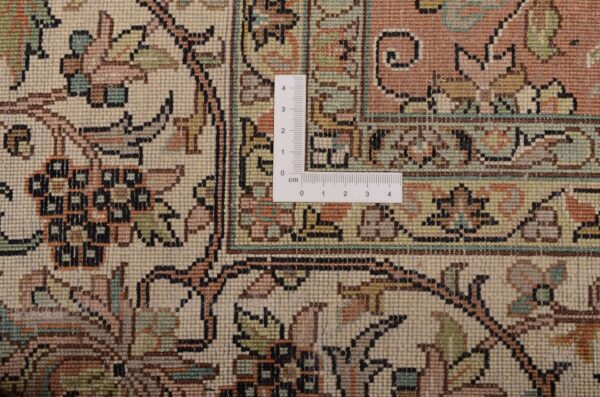 Kashmir Oriental Rug 190 × 281 cm, Silk, hand-knotted — view 3